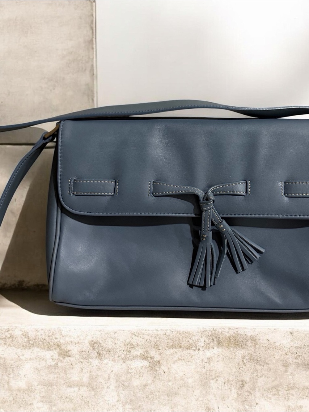 Chaps Blue Faux Leather Crossbody Shoulder Bag Tassel Organizer Adjustable